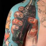 Tatouage réalisé par Stéphane stephane-chaudesaigues-tatouage-tattoo-coca-cola_réaliste
