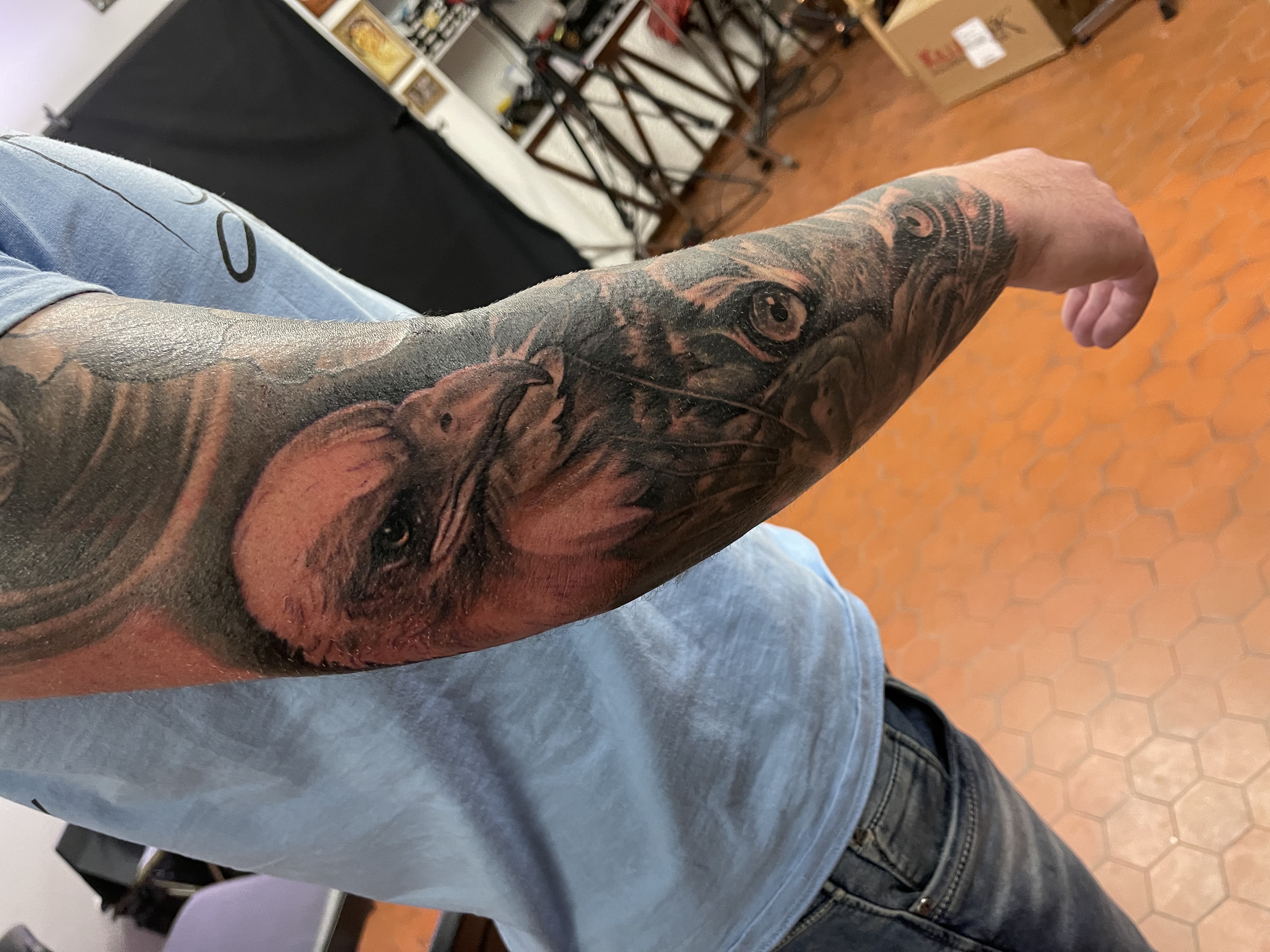 tatoueur-saint-flour-avignon-stephane-chaudesaigues-aigle-tatouage-realiste