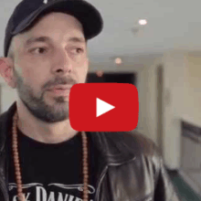 Découvrez l’interview de Goran s’exprimant sur le statut du tatoueur