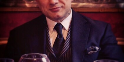 Oui, Graphicaderme, ça te secoue l’épiderme. Merci Tin-Tin.