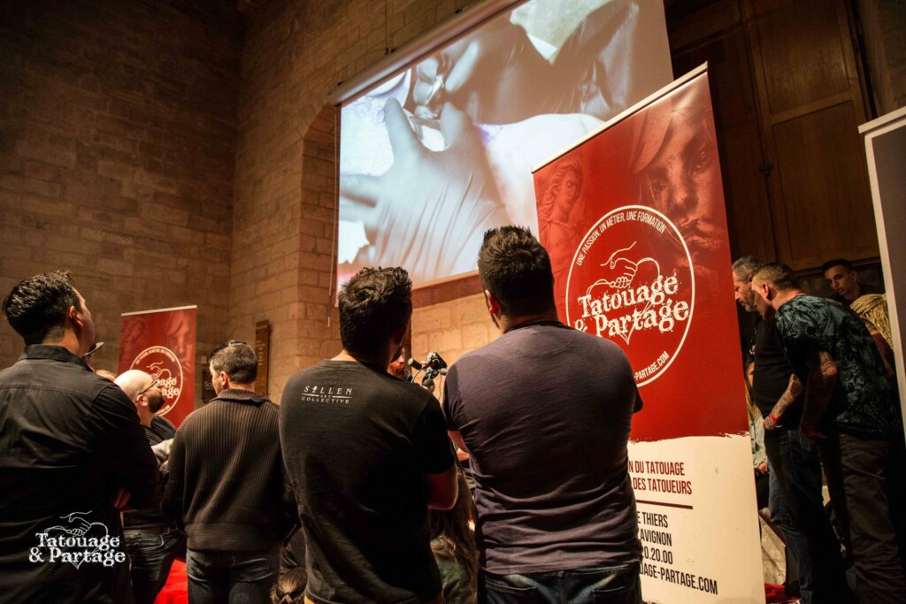 Réunion professionnelle de l’association Tatouage & Partage autour du statut du tatoueur en France