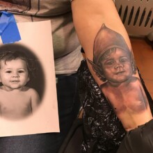 Le tatouage d’un petit lutin pinpin