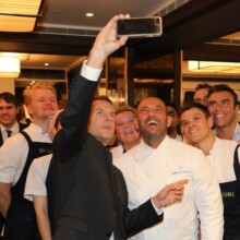 Serge Vieira : de Chaudes-Aigues à l’Australie avec Emmanuel Macron