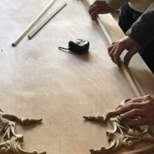 Façade bois de Pain, Vin, Fromages : sculptures terminées