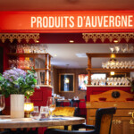 Restaurant Gourmet & Glouton à Chaudes-Aigues, cuisine du terroir, plats mijotés et desserts maison au cœur du village.