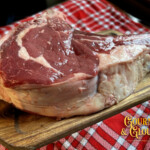 Restaurant Gourmet & Glouton à Chaudes-Aigues, cuisine du terroir, plats mijotés et desserts maison au cœur du village.