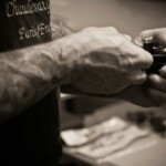 Atelier de tatouage de Stéphane Chaudesaigues à Chaudes-Aigues : tatouage réaliste, portrait, travail artisanal précis et créations sur rendez-vous.