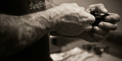 Tatouage en Auvergne : ancrage, transmission et pratique à Chaudes-Aigues