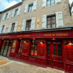 Entrée en pierre traditionnelle à Chaudes-Aigues, Maison Chaudesaigues.