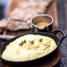 Où manger un aligot traditionnel à Chaudes-Aigues quand on connaît le plat