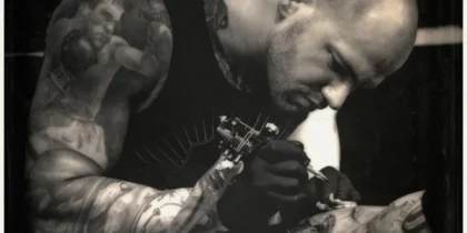 Steven Chaudesaigues, tatoueur professionnel : parcours, transmission et pratique entre Bastia et Orange