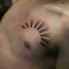 Shelby, le tatouage noir et la question de la main