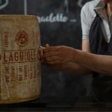 Jeune Montagne – Laguiole AOP et continuité entre Aubrac et Chaudes-Aigues