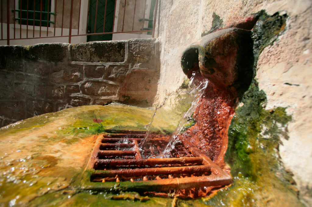 Source du Par à Chaudes-Aigues, la source naturelle la plus chaude d’Europe