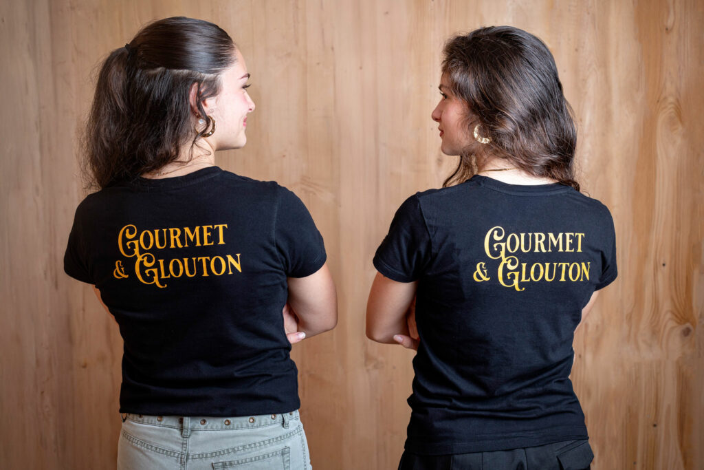 equipe saisonniere en restauration gourmet et glouton travail en equipe