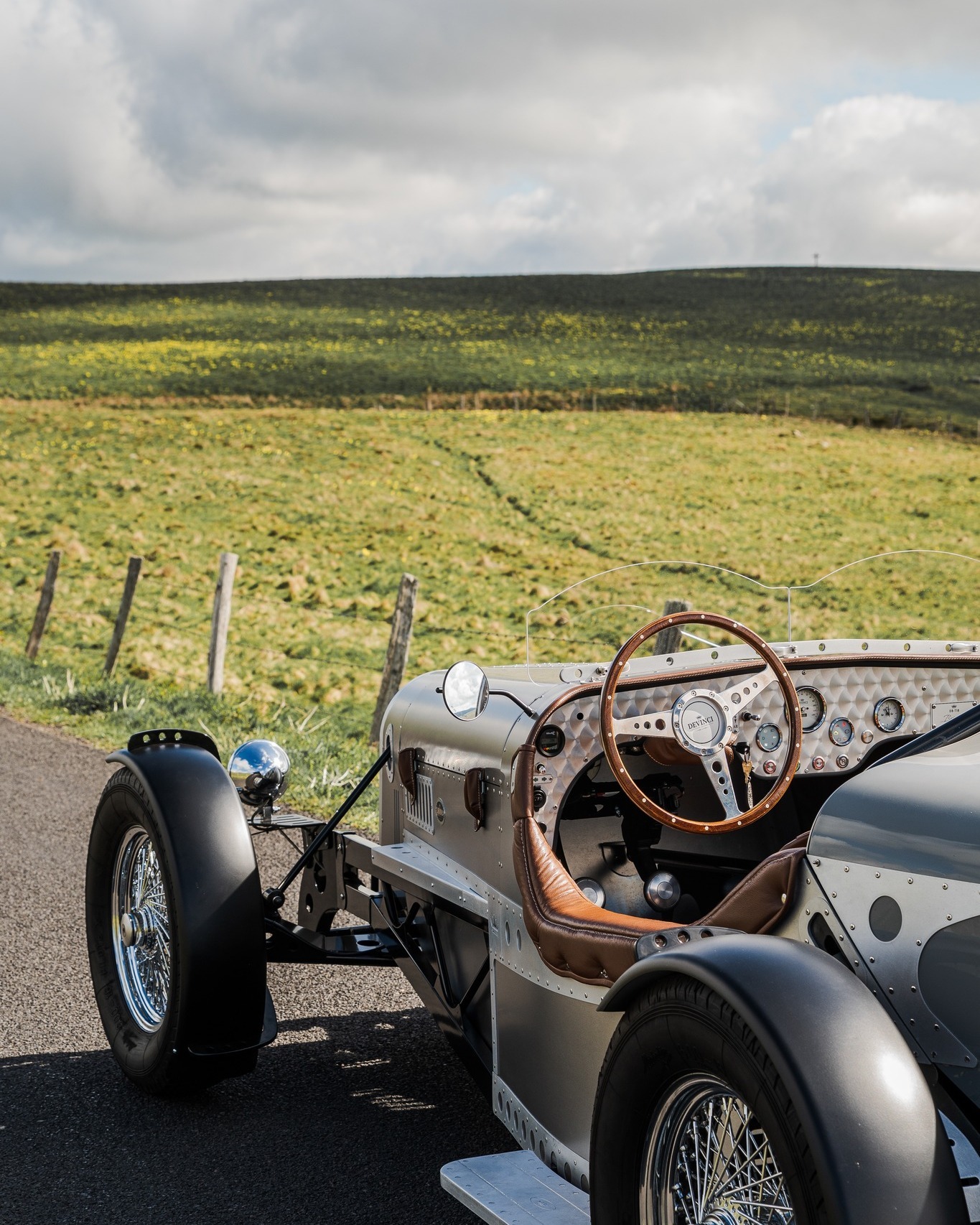 Rouler autrement sur l’Aubrac : routes, silence et haltes gourmandes