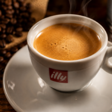Le dernier goût d’un repas : pourquoi je regarde aussi ce qu’il y a dans la tasse